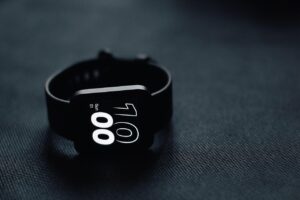 smartwatch, technology, watch, time, device, wireless, smart, digital, modern, mobile, gadget, electronic, wristwatch, wearable, touchscreen, wearable tech, sportswear, smartwatches, running gear, sports technology, object, modern technology, smart devices, sports gear, time management, smartwatch, smartwatch, smartwatch, smartwatch, smartwatch, technology